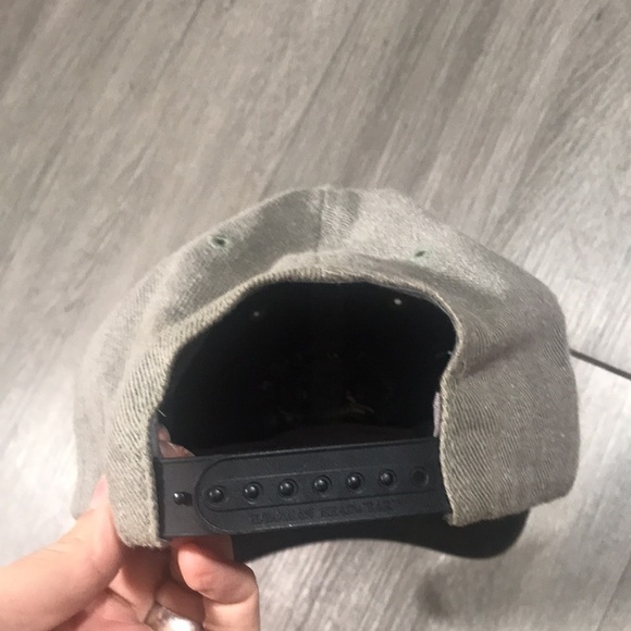 Hawaii Intercontinental SnapBack Embroidered Trucker Hat - Picture 4 of 8